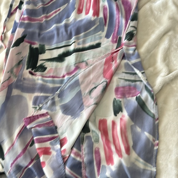 NWOT MAXI OPEN BACK WITH TIE DETAIL AND ZIPPER GEOMETRIC DESIGN MAXI. SIZE 14 - Picture 3 of 5